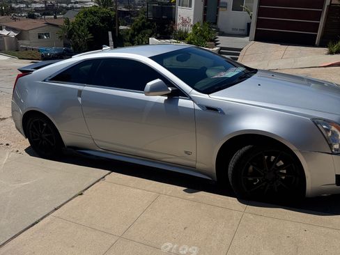 Used 2013 Cadillac CTS Coupe image 2