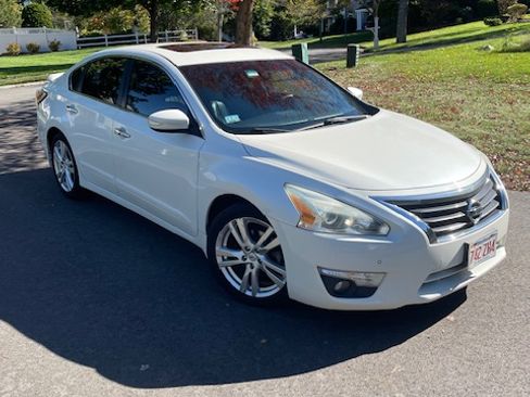 Used 2015 Nissan Altima 3.5 SL image 2