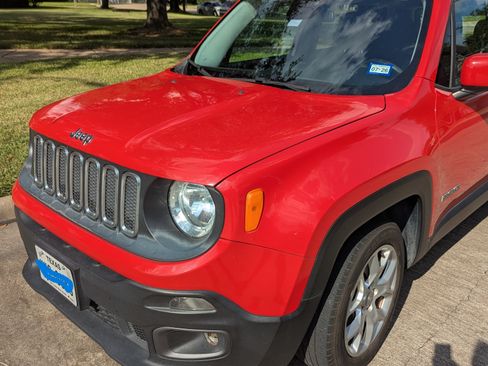 Used 2016 Jeep Renegade Latitude image 4