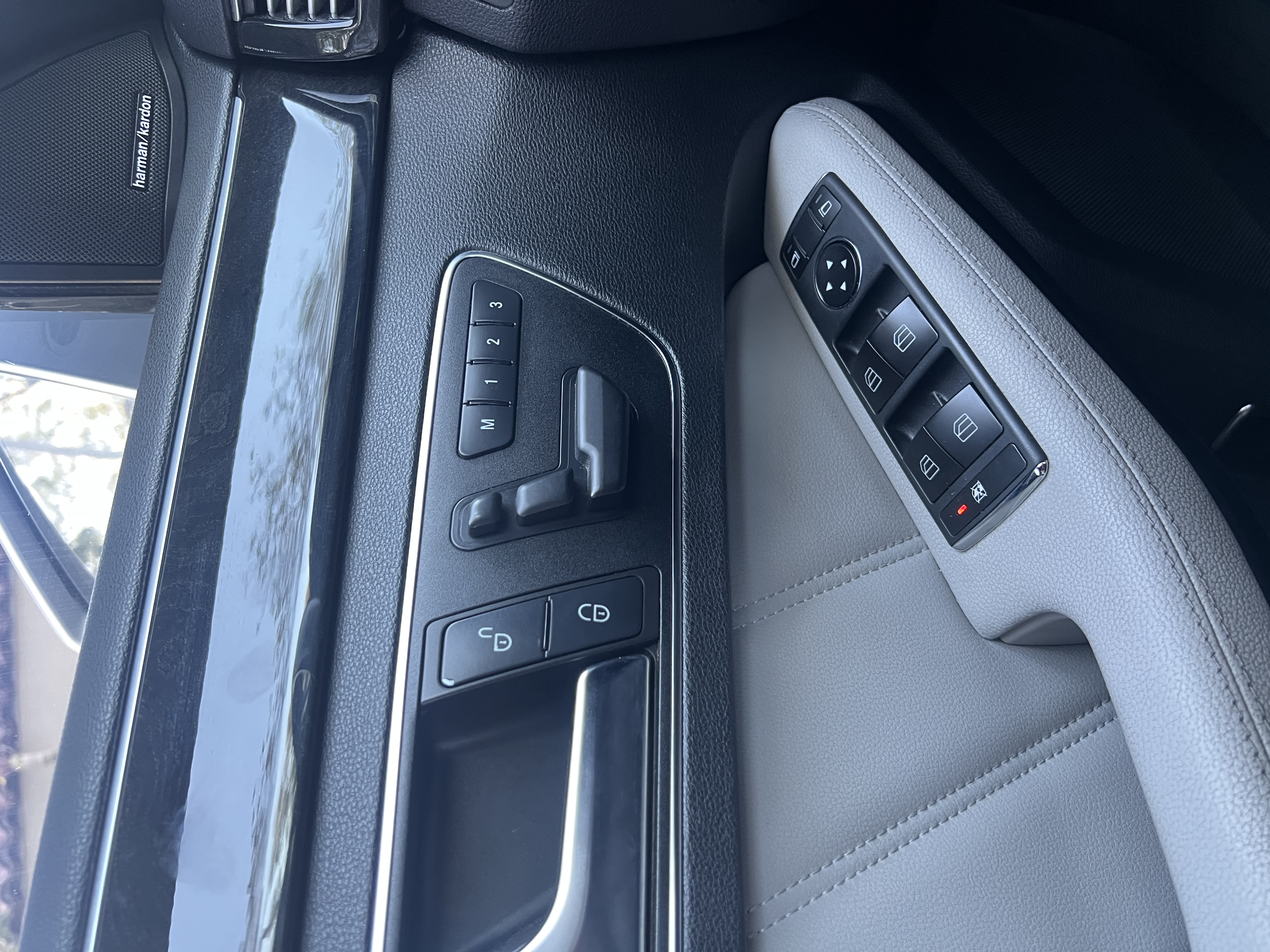 Used 2013 Mercedes-Benz E 350 Sedan image 6