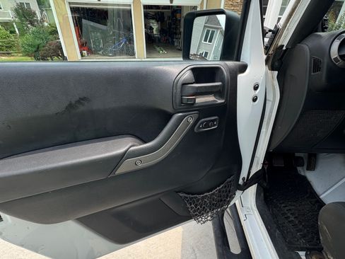 Used 2012 Jeep Wrangler Unlimited Sport image 14