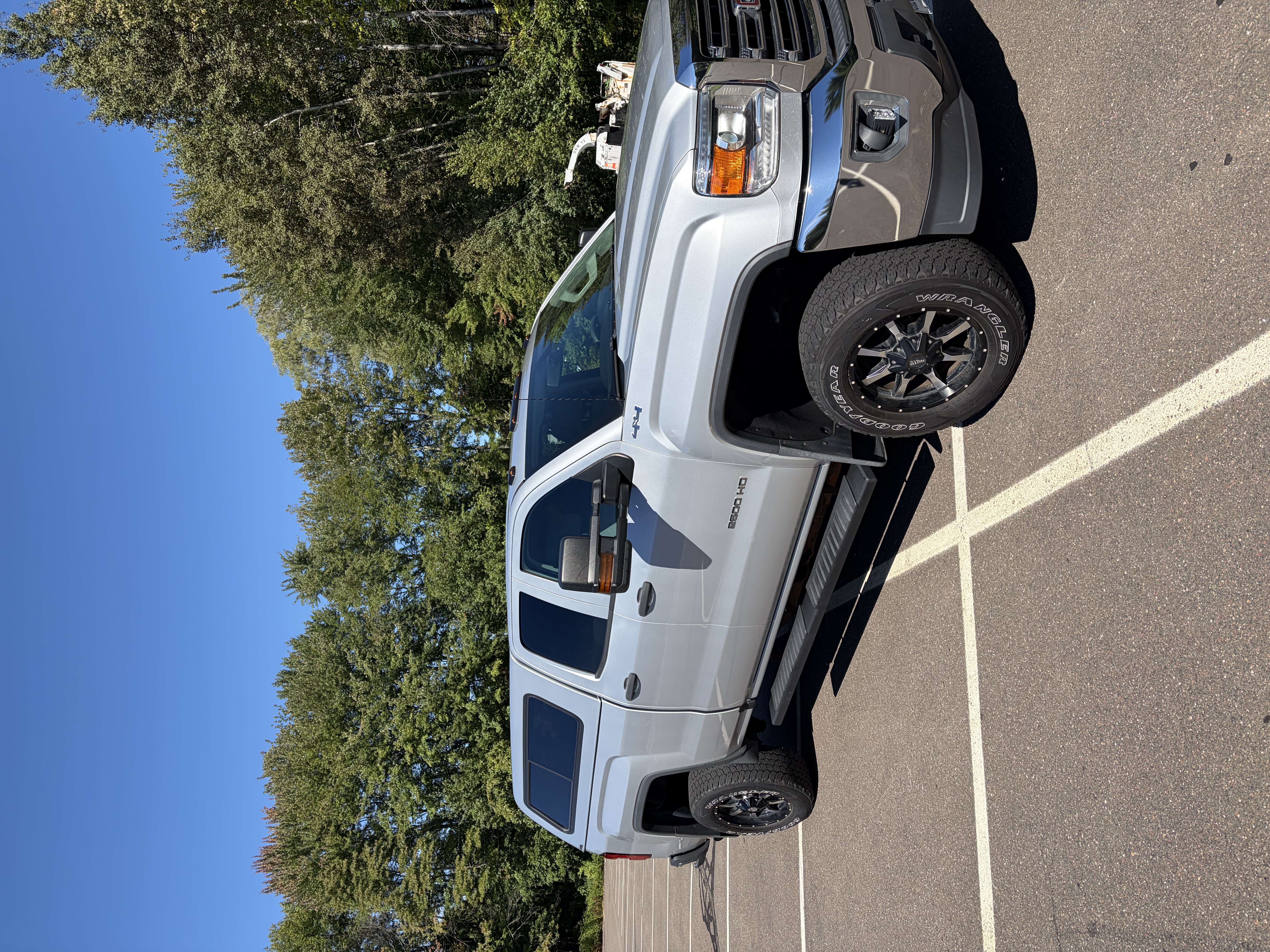Used 2018 GMC Sierra 2500 4x4 Double Cab w/ Sierra Convenience Package image 4