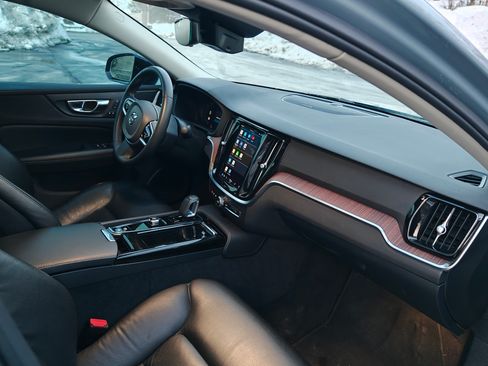 Used 2023 Volvo S60 T8 Plus image 20