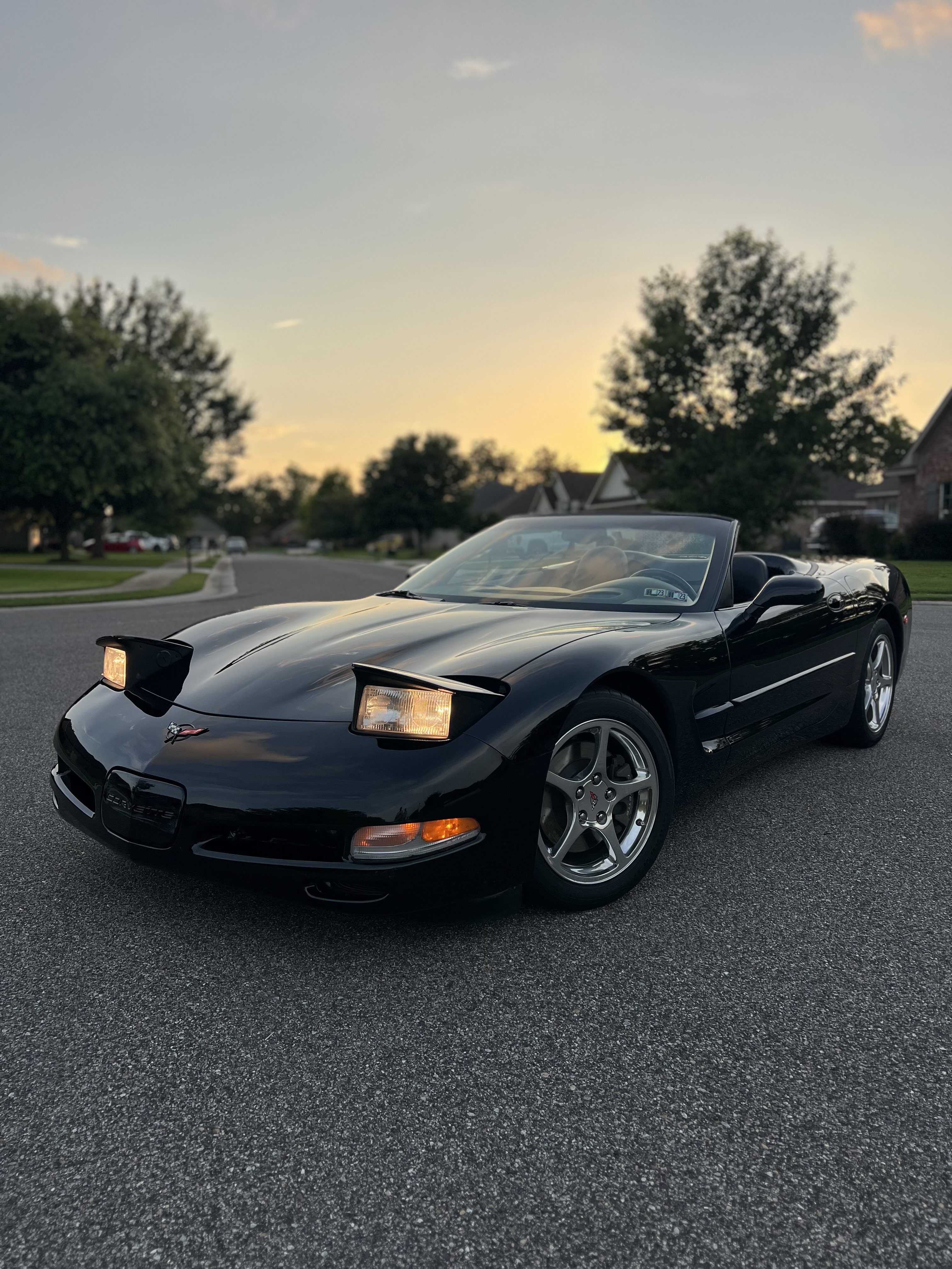 Used 2001 Chevrolet Corvette Convertible w/ Preferred Equipment Group2 RWD image 9