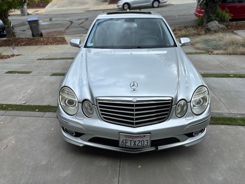 Used 2009 Mercedes-Benz E 350 E 350 Sedan 4D image 4