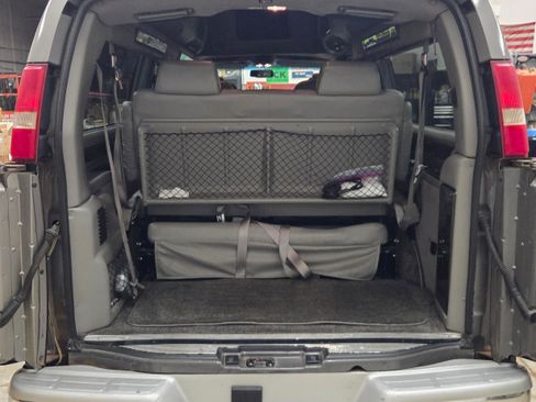 Used 2007 GMC Savana 3500 Extended Passenger w/ LT Preferred Equipment Group image 28