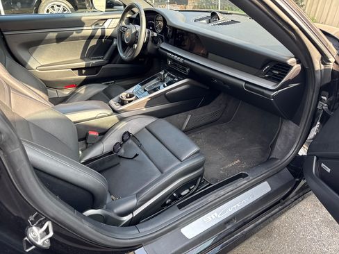 Used 2022 Porsche 911 Carrera 4 image 12