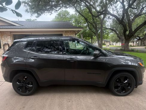 Used 2021 Jeep Compass Latitude FWD image 20