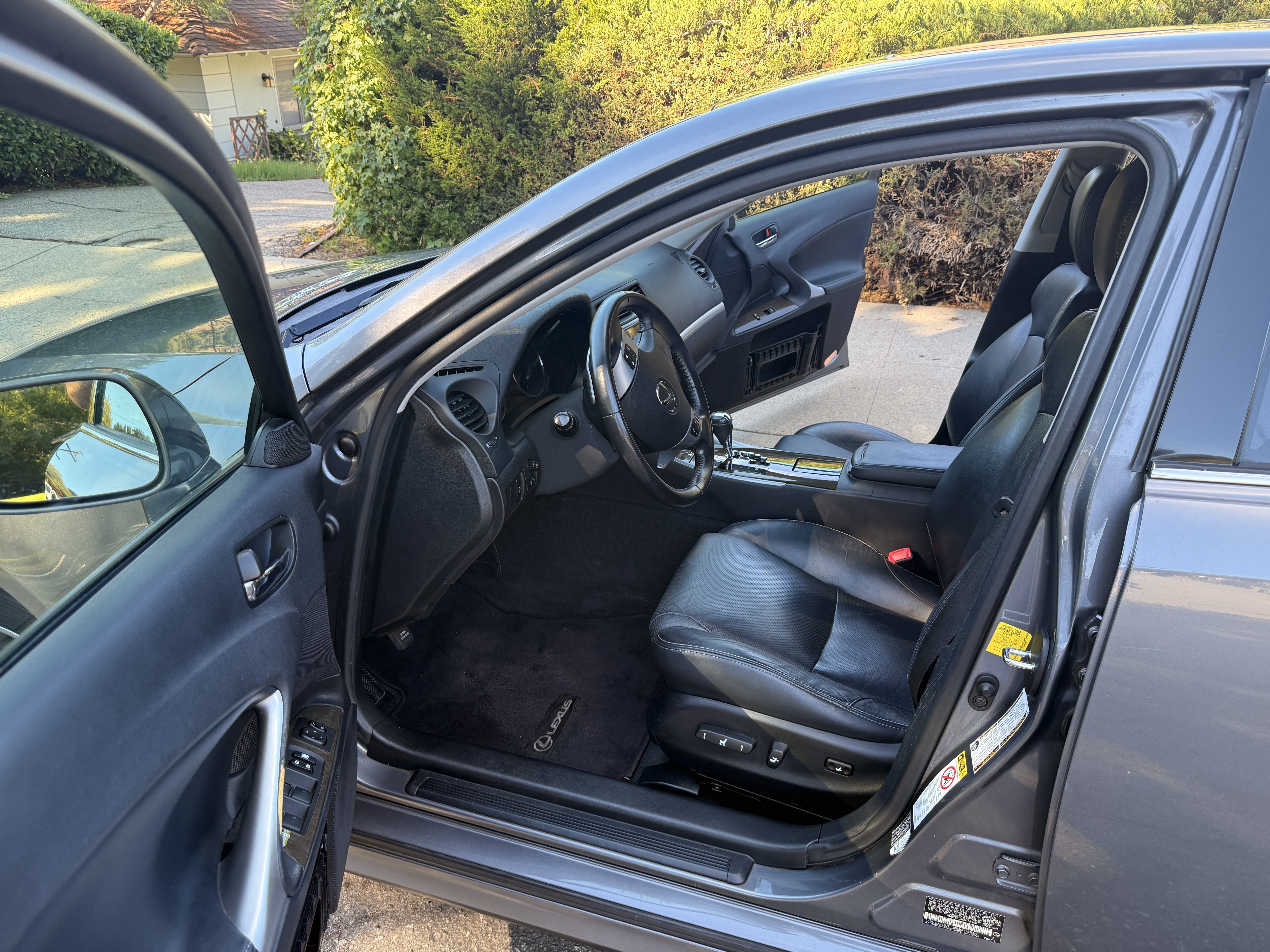 Used 2012 Lexus IS 250 w/ Premium Pkg Value Edition RWD image 6