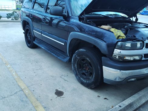 Used 2004 Chevrolet Tahoe LS w/ Cargo Package image 12