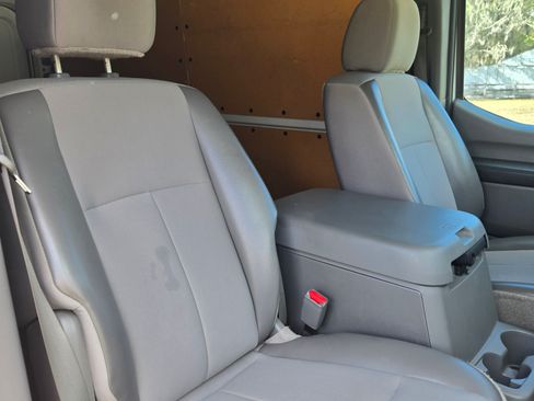 Used 2021 Nissan NV 2500 SV image 27