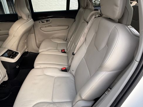 Used 2019 Volvo XC90 T5 Momentum w/ Multimedia Package image 12
