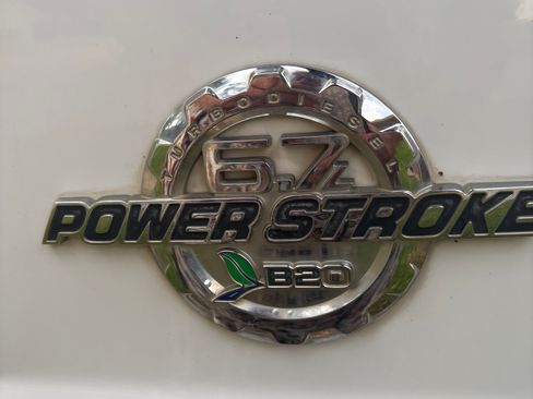 Used 2011 Ford F250 Lariat w/ Lariat Interior Pkg AWD/4WD image 6