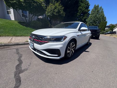 Used 2021 Volkswagen Jetta GLI FWD image 2
