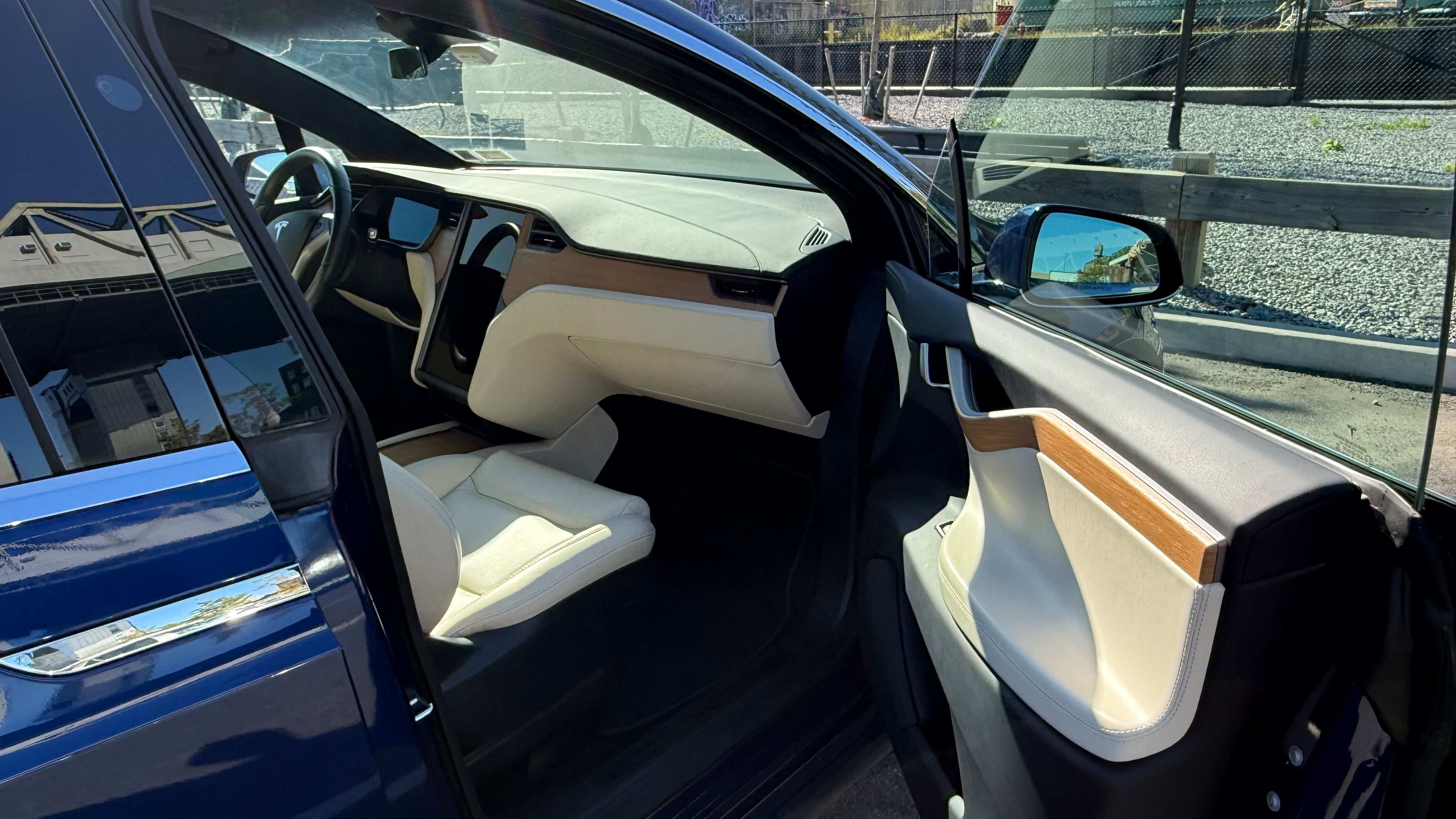 Used 2020 Tesla Model X Long Range AWD/4WD image 9