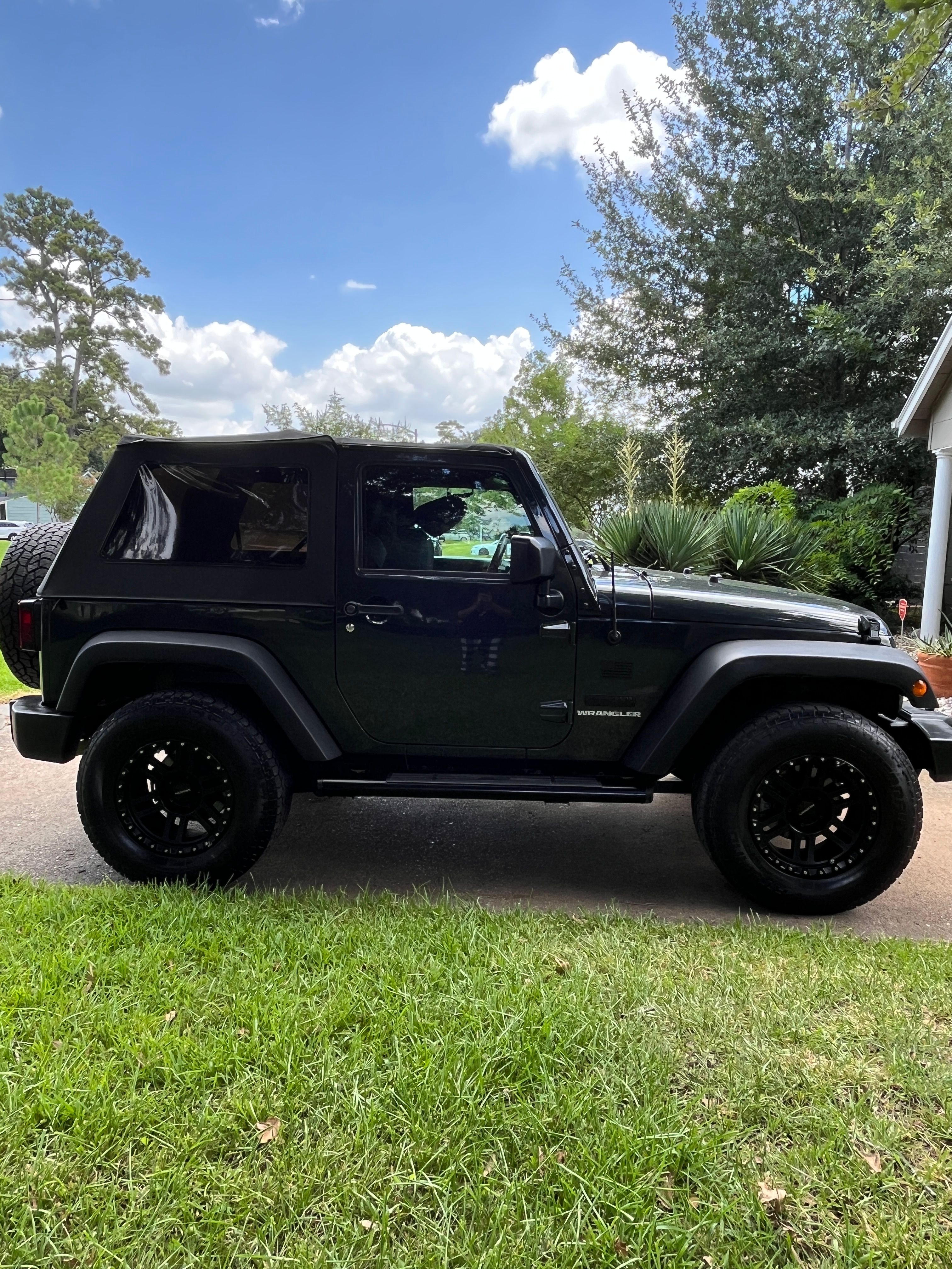 Used 2017 Jeep Wrangler Sport w/ Quick Order Package 24S AWD/4WD image 5