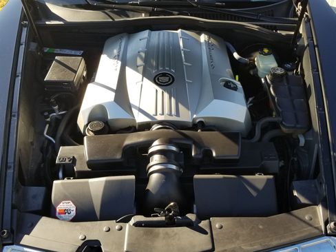 Used 2006 Cadillac XLR image 19