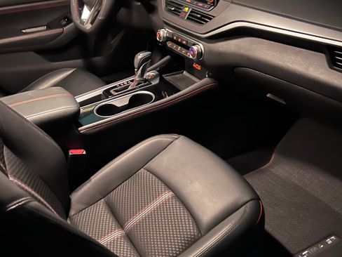 Used 2023 Nissan Altima 2.5 SR image 16