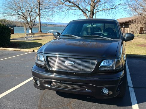 Used 2000 Ford F150 Harley-Davidson image 2