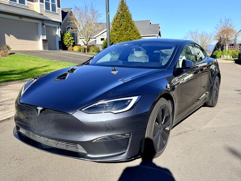 Used 2024 Tesla Model S image 11