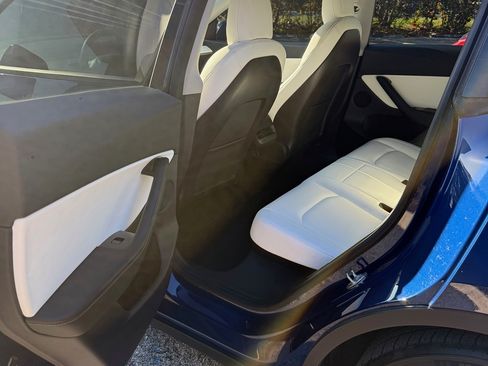 Used 2021 Tesla Model Y Performance image 27