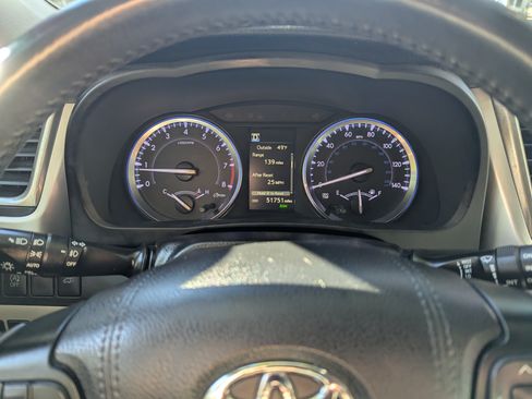 Used 2019 Toyota Highlander XLE image 8