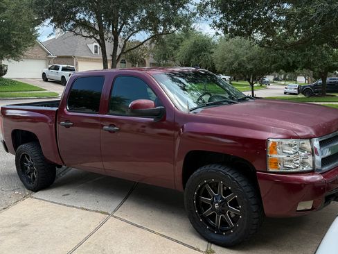 Used 2008 Chevrolet Silverado 1500 LTZ w/ Suspension Package, Off-Road AWD/4WD image 2