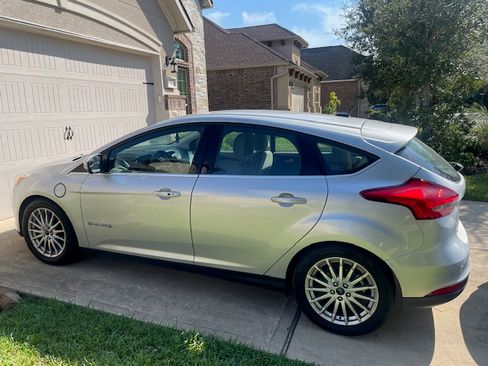 Used 2016 Ford Focus Electric Hatchback image 8