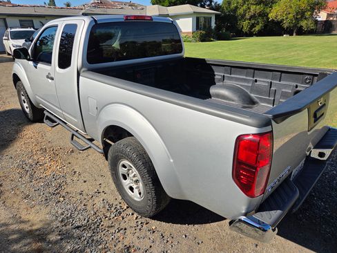 Used 2014 Nissan Frontier S image 5
