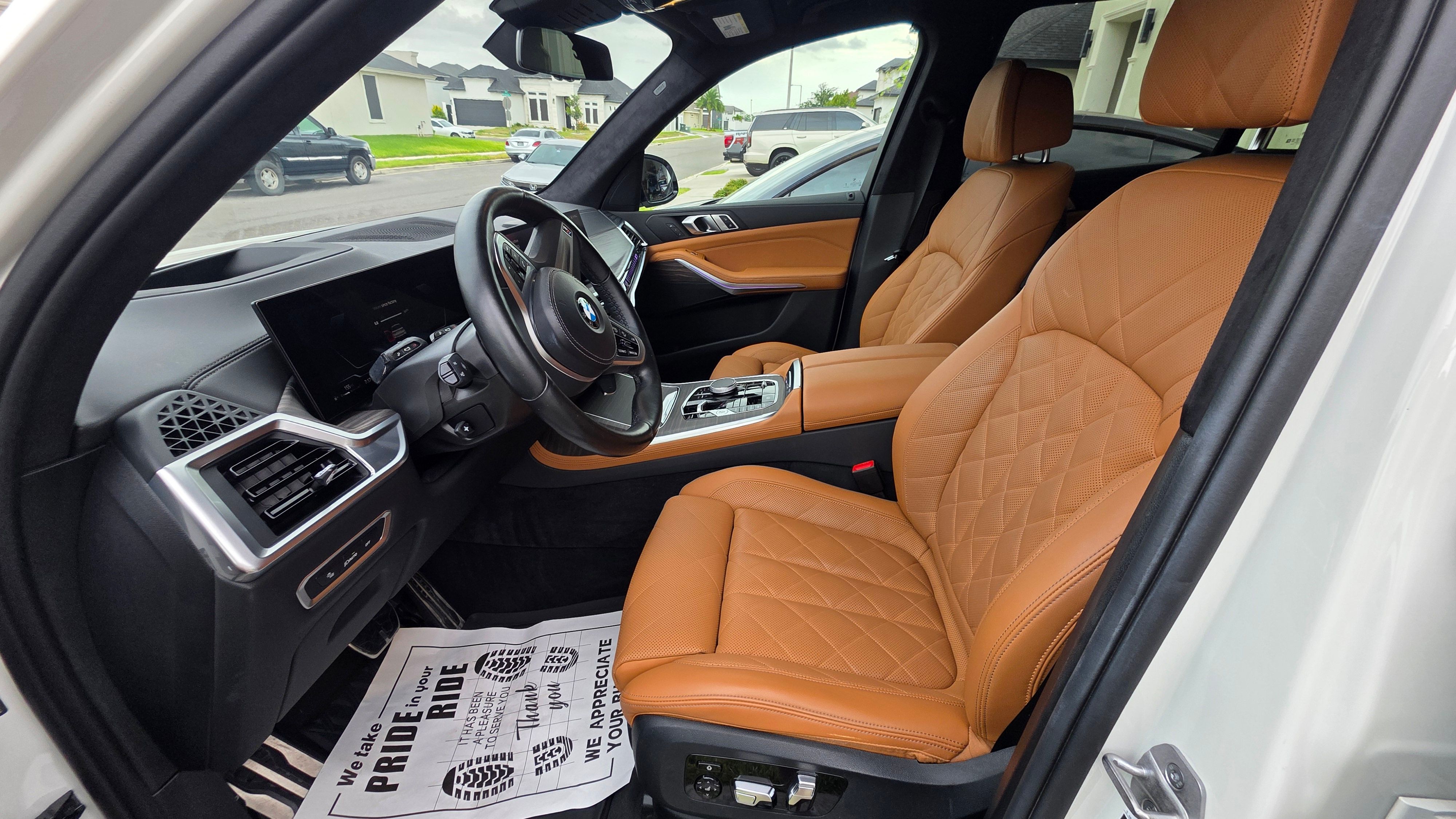 Used 2024 BMW X7 xDrive40i w/ M Sport Package AWD/4WD image 8