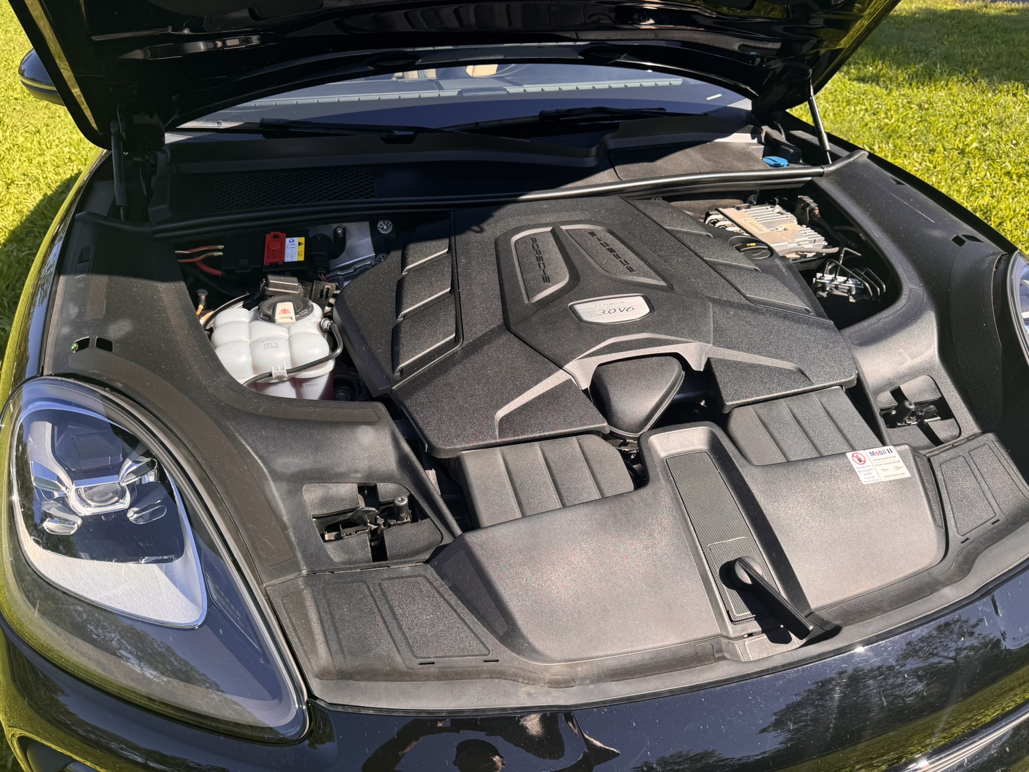 Used 2020 Porsche Cayenne AWD/4WD image 11