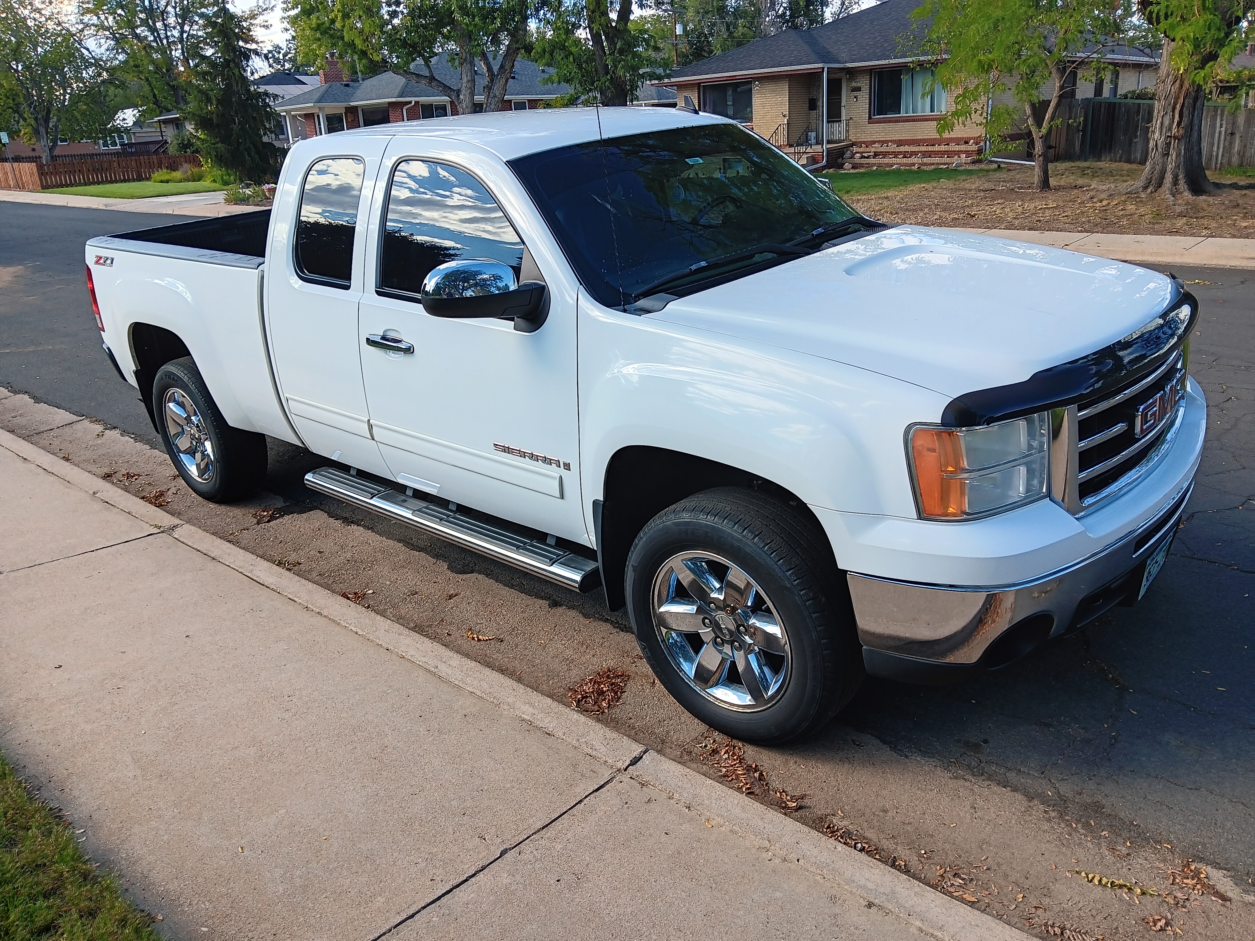 Used 2012 GMC Sierra 1500 SLE w/ Power Tech Package AWD/4WD image 1