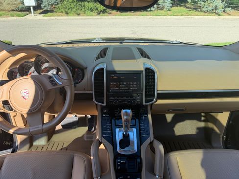 Used 2012 Porsche Cayenne AWD/4WD image 8