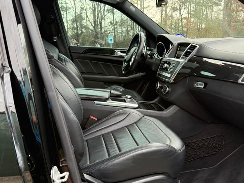 Used 2014 Mercedes-Benz ML 63 AMG 4MATIC image 18