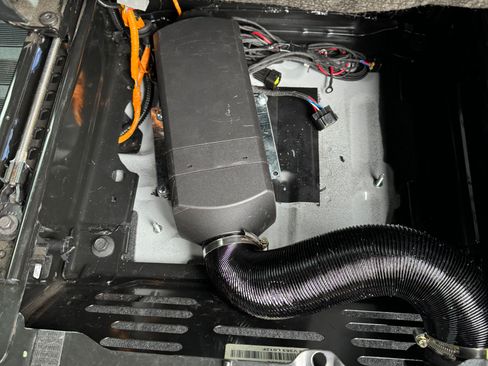 Used 2023 Ford Transit 250 148 High Roof Extended image 10