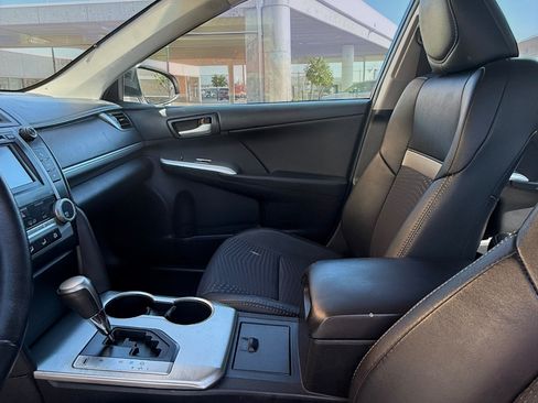 Used 2013 Toyota Camry SE image 13