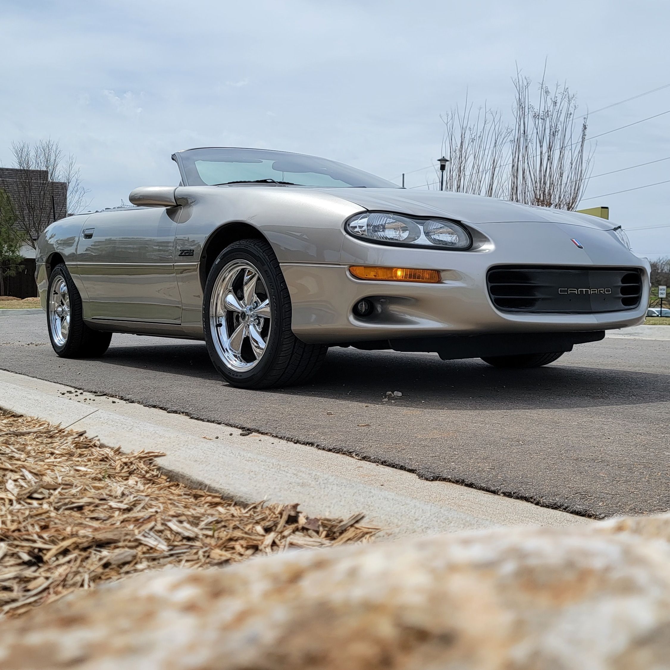 Used 2001 Chevrolet Camaro Z28 RWD image 2