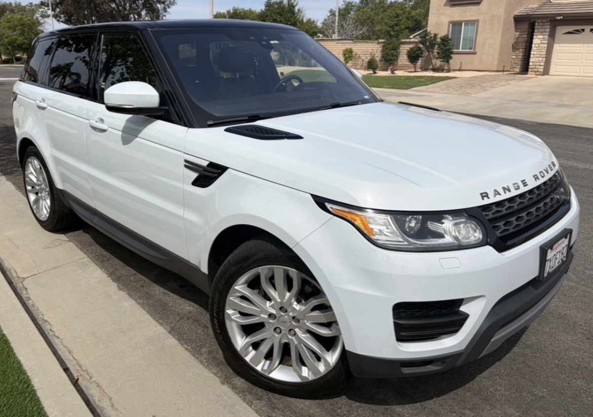 Used 2017 Land Rover Range Rover Sport SE AWD/4WD image 8