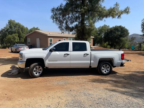 Used 2018 Chevrolet Silverado 1500 W/T w/ WT Convenience Package AWD/4WD image 10