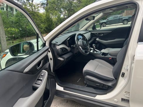 Used 2023 Subaru Outback Premium AWD/4WD image 13