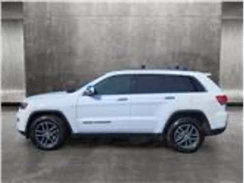 Used 2018 Jeep Grand Cherokee Limited w/ Luxury Group II image 2