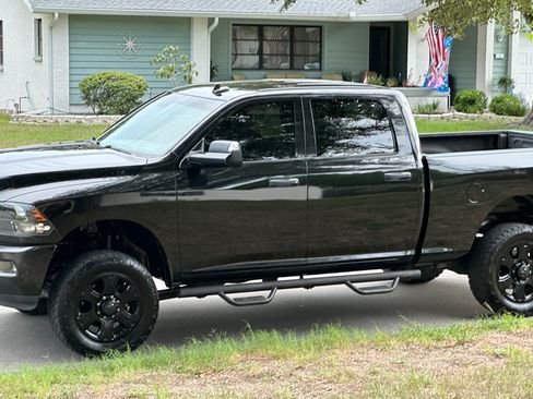 Used 2017 RAM 2500 SLT AWD/4WD image 4