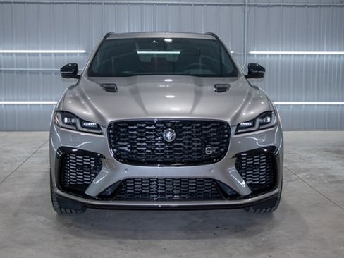 Used 2025 Jaguar F-PACE SVR 575 Edition image 1