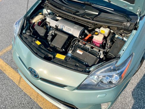 Used 2013 Toyota Prius Five image 13