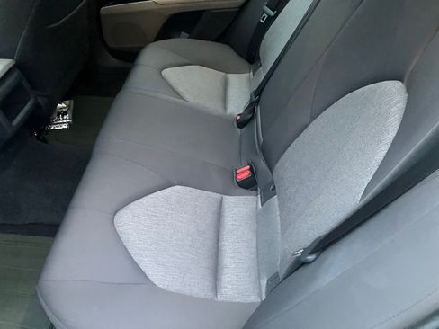 Used 2018 Toyota Camry LE w/ Moonroof Package image 15