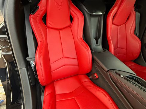 Used 2021 Chevrolet Corvette Stingray Coupe w/ Z51 Performance Package image 9