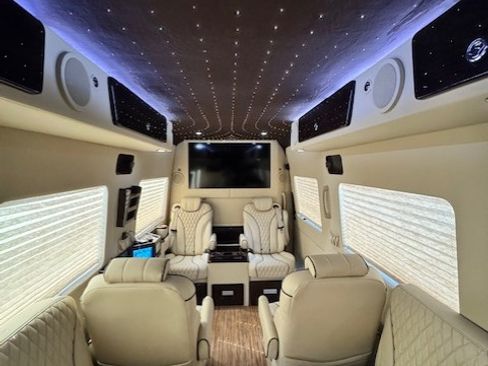 Used 2020 Mercedes-Benz Sprinter 3500 image 1