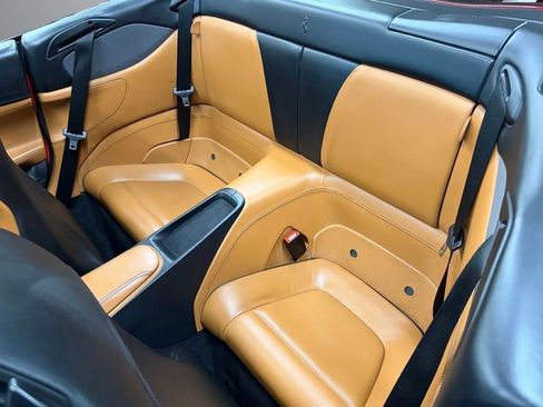 Used 2019 Ferrari Portofino RWD image 6