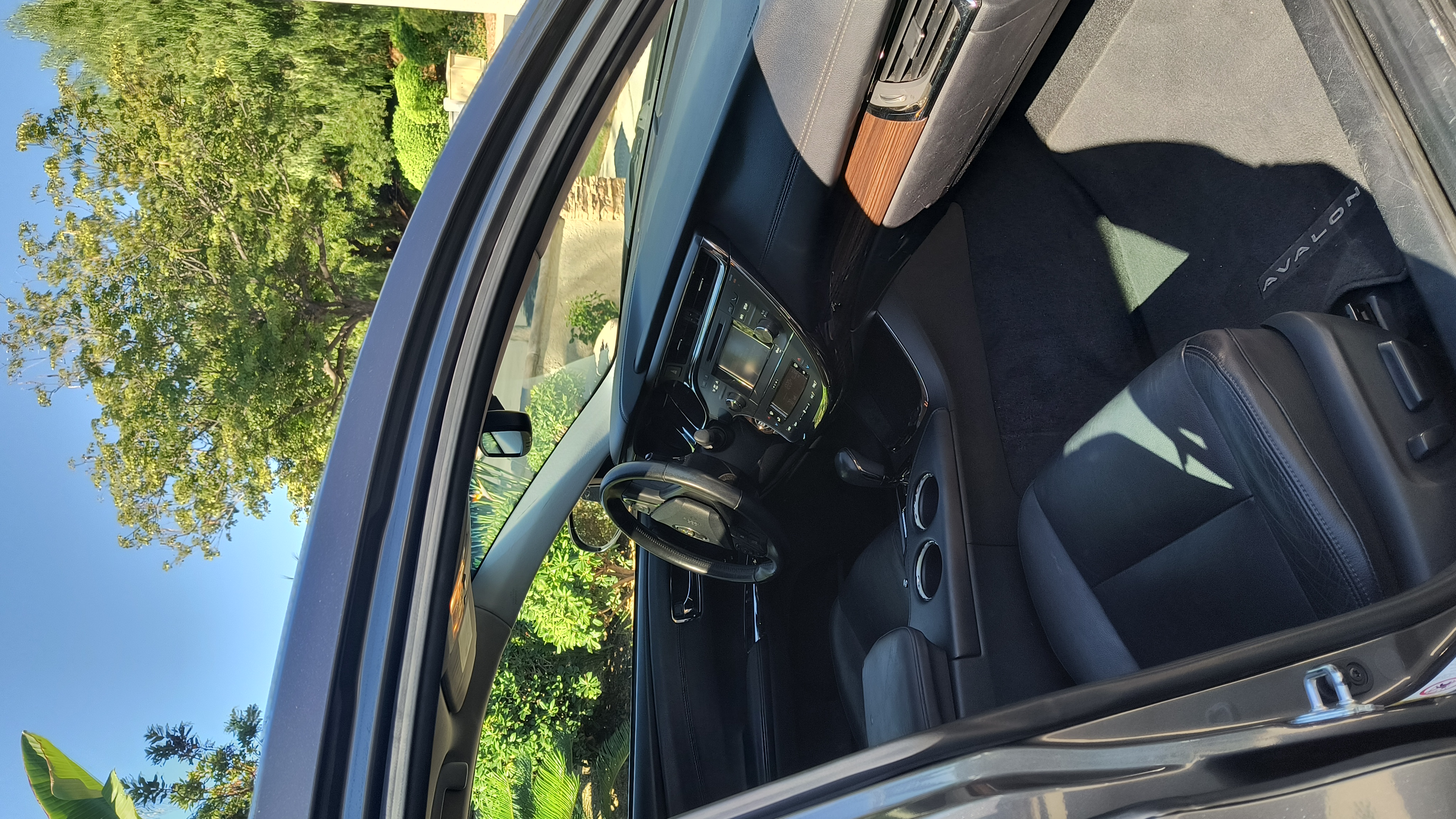 Used 2013 Toyota Avalon XLE Touring FWD image 9