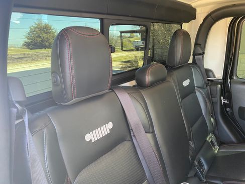 Used 2023 Jeep Gladiator Rubicon image 31